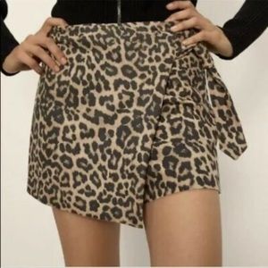 NWT. Zara Cheetah Skort Skirt Animal Print Womens Large